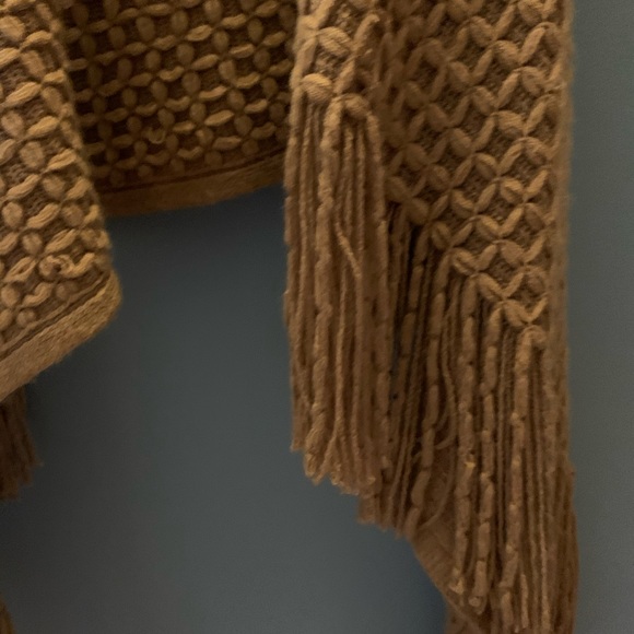 Camel sweater poncho - Picture 7 of 8